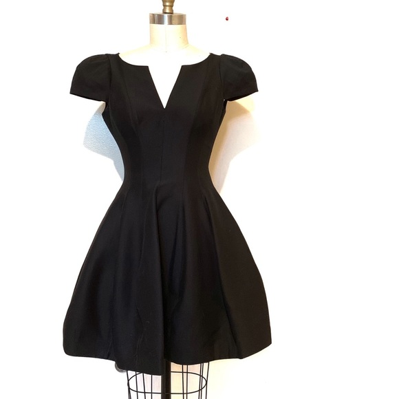Must-Have Halston Heritage Black Maggie Tulip Skirt Dress - Sz 0 - Taffeta - Picture 6 of 6
